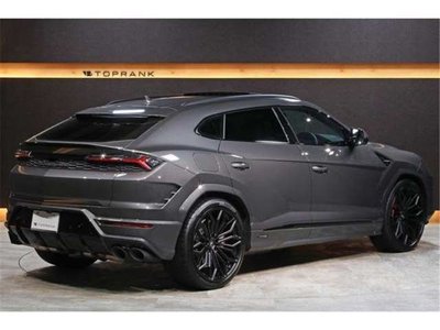 LAMBORGHINI URUS - 2
