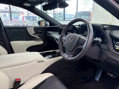 2024 Lexus LS photo 5