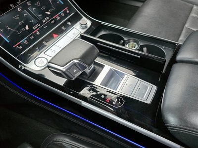 AUDI A8 - 9