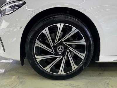 2025 Mercedes-BENZ E-CLASS 照片 3