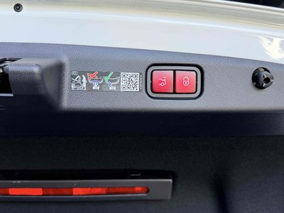 2025 Mercedes-BENZ E-CLASS — миниатюра 14