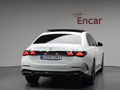 MERCEDES-BENZ E-CLASS - 4