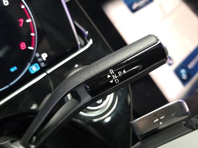 MERCEDES-BENZ E-CLASS - 9