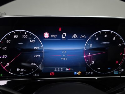 MERCEDES-BENZ E-CLASS - 8