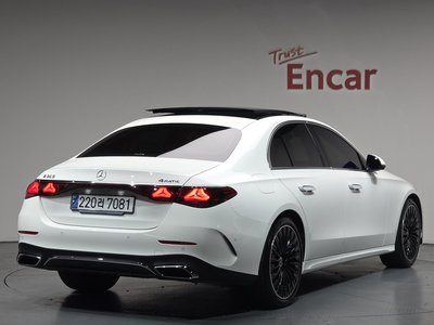 MERCEDES-BENZ E-CLASS - 2