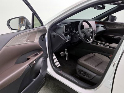 صورة مصغرة 13 لـ 2025 Lexus RX