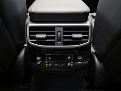 صورة مصغرة 34 لـ 2025 Lexus RX