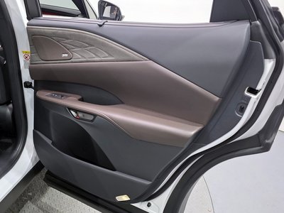 صورة مصغرة 15 لـ 2025 Lexus RX