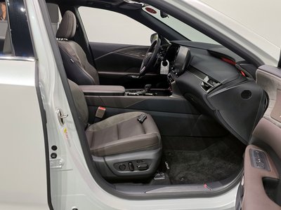 صورة مصغرة 16 لـ 2025 Lexus RX