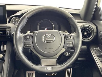 LEXUS IS - 8