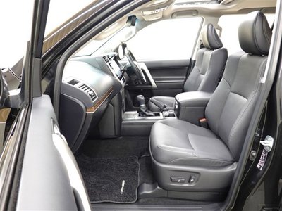 TOYOTA LAND CRUISER PRADO - 8