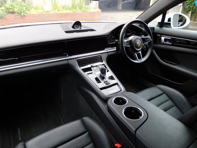 صورة 6 لـ 2020 Porsche PANAMERA
