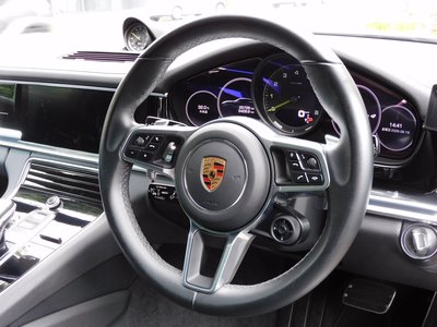 صورة 7 لـ 2020 Porsche PANAMERA