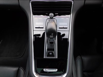 صورة 8 لـ 2020 Porsche PANAMERA