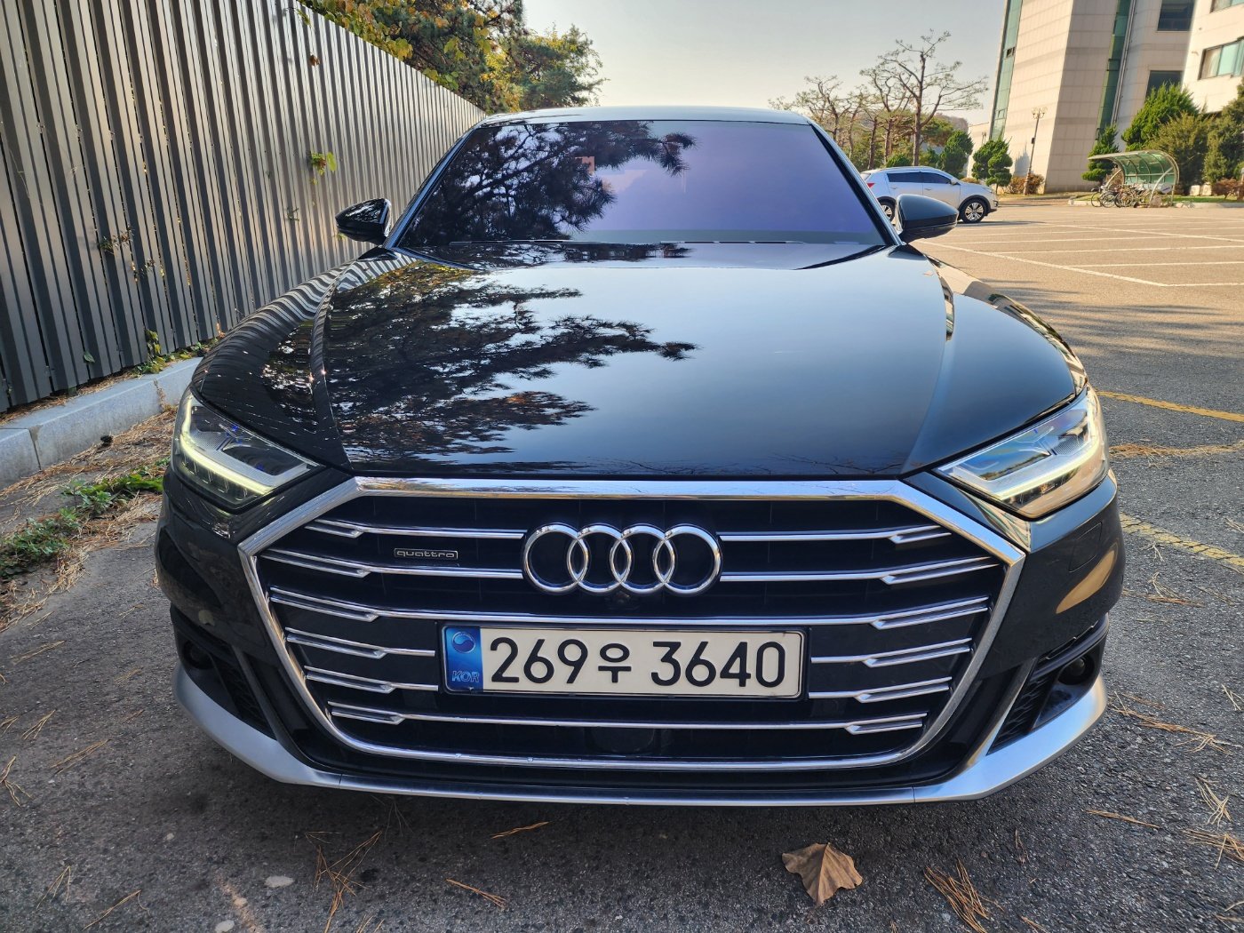 AUDI A8 - View 1