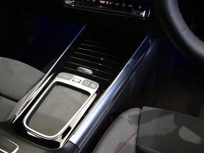 2025 Mercedes-BENZ GLA — миниатюра 43