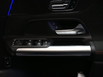2025 Mercedes-BENZ GLA — миниатюра 18