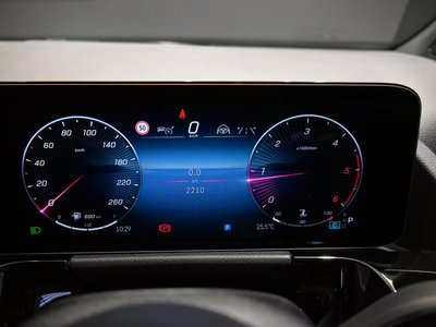 2025 Mercedes-BENZ GLA — миниатюра 25