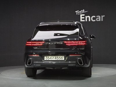 صورة 3 لـ 2023 Genesis GV70
