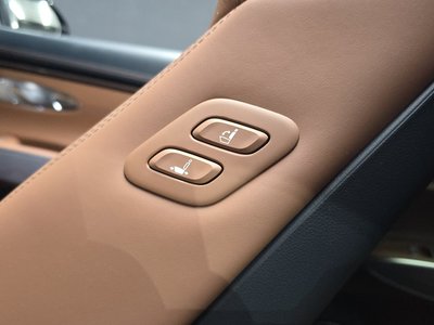 2023 Genesis GV70 thumbnail 32