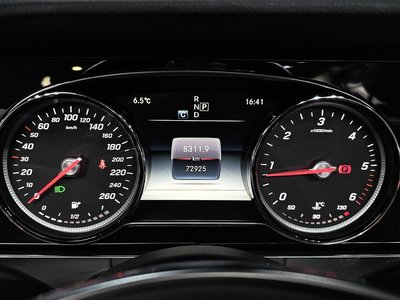 MERCEDES-BENZ E-CLASS - 8