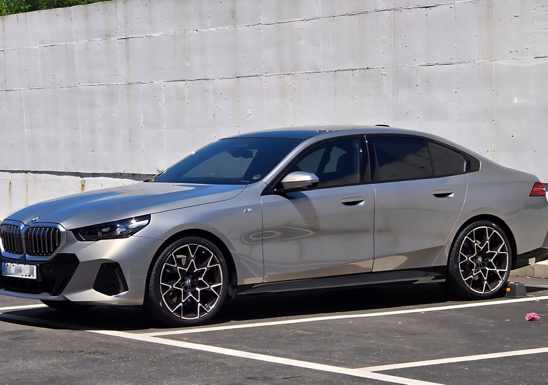 BMW 5 SERIES - View 1