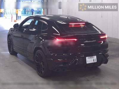 LAMBORGHINI URUS - 2