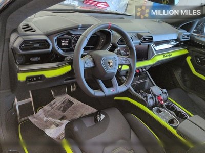 LAMBORGHINI URUS - 3