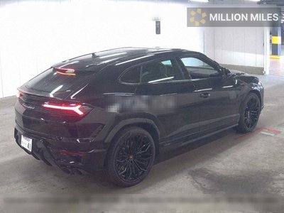 LAMBORGHINI URUS - 5