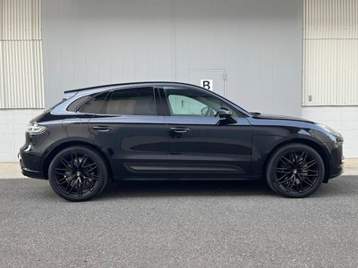 PORSCHE MACAN - 2
