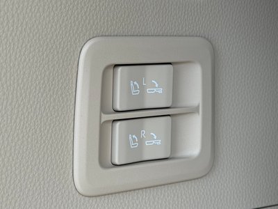 2025 Toyota LAND CRUISER 300 缩略图 72