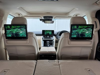 2025 Toyota LAND CRUISER 300 photo 5