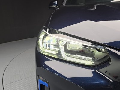 صورة 9 لـ 2022 BMW IX3