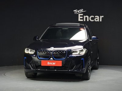 صورة 2 لـ 2022 BMW IX3