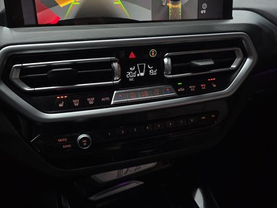 2022 BMW IX3 — миниатюра 24