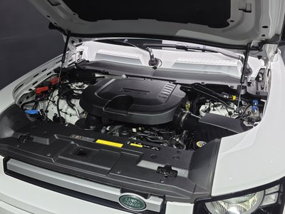 LAND ROVER DEFENDER - 7