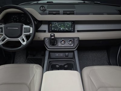 LAND ROVER DEFENDER - 5