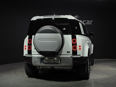 LAND ROVER DEFENDER - 4