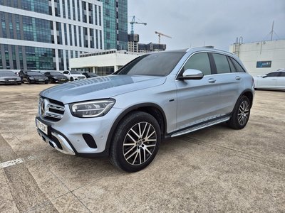 صورة 1 لـ 2021 Mercedes-BENZ GLC