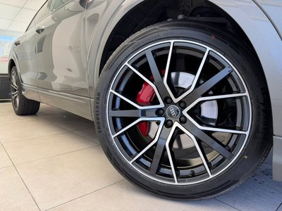 AUDI Q8 - 10