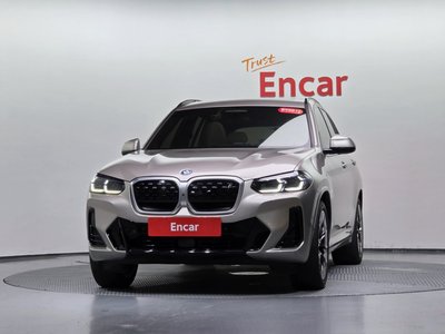 2024 BMW IX3 photo 3