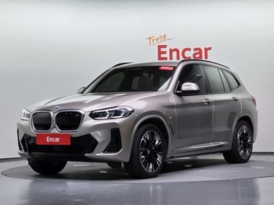 2024 BMW IX3 photo 2