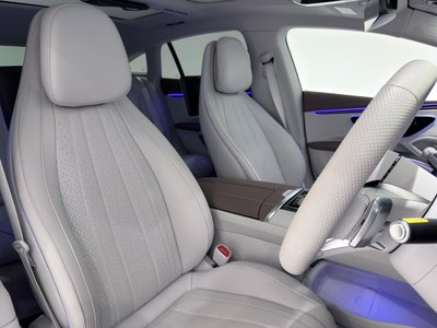 MERCEDES-BENZ EQS - 3