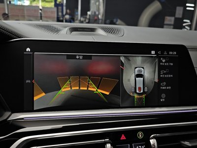 2021 BMW X7 thumbnail 15