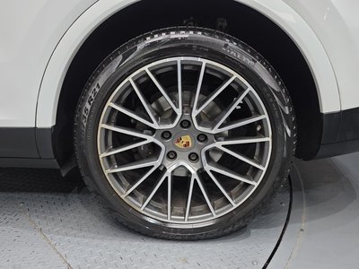 PORSCHE CAYENNE - 8