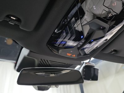 2025 BMW 5 SERIES — миниатюра 26