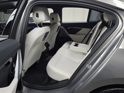 2025 BMW 5 SERIES — миниатюра 18