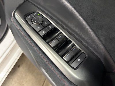 2025 Lexus LBX 缩略图 12