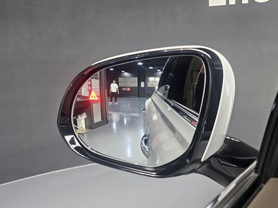 2022 Genesis GV80 thumbnail 35