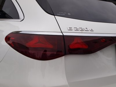 MERCEDES-BENZ E-CLASS - 8